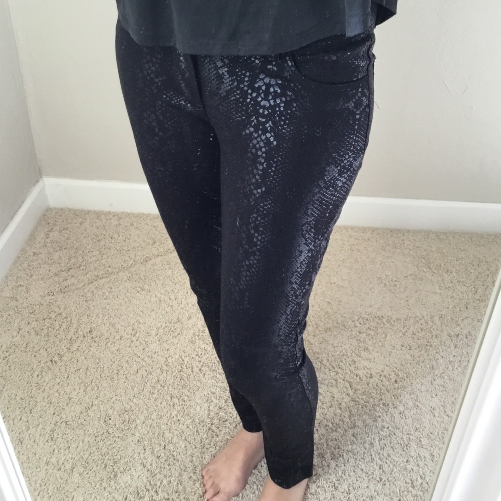Seven7 Skinny Black Animal Print Pants
